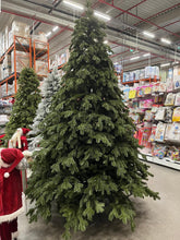 Brad artificial de Crăciun Deluxe – aspect natural și bogat, ramuri dense